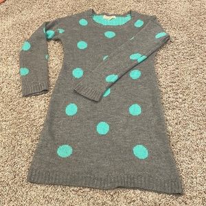 Sweater dress with pok-a-dots